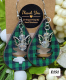 E151 Angel Christmas Tree Green Plaid